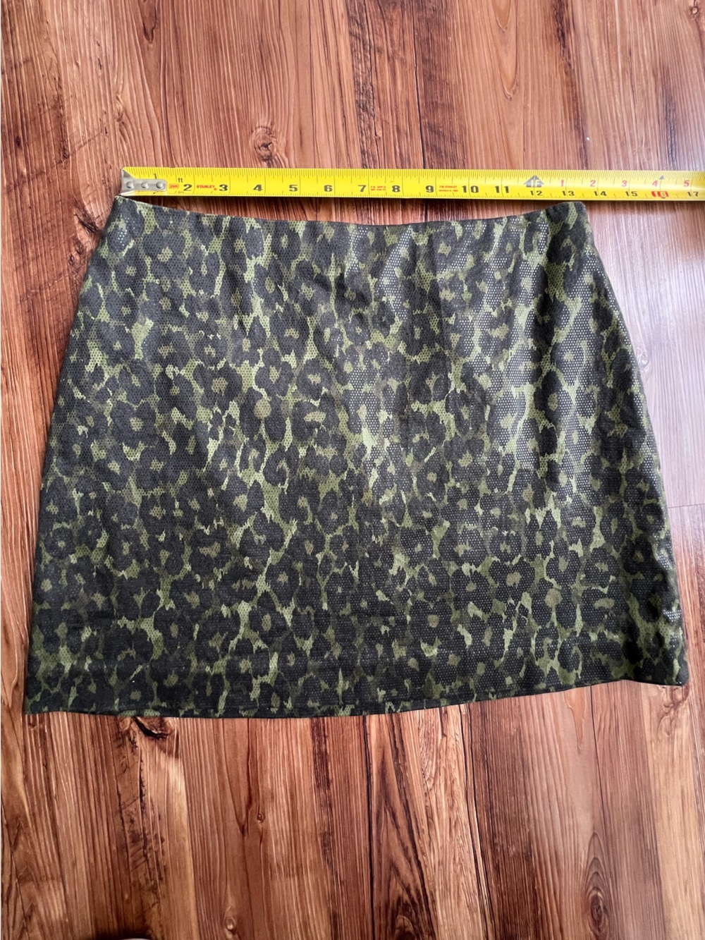 Vintage Y2K Express Green Leopard Print Mini Skirt Size 1/2 Made in Taiwan R.O.C